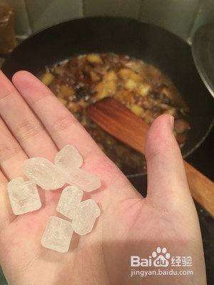 家常土豆炖排骨如何做？