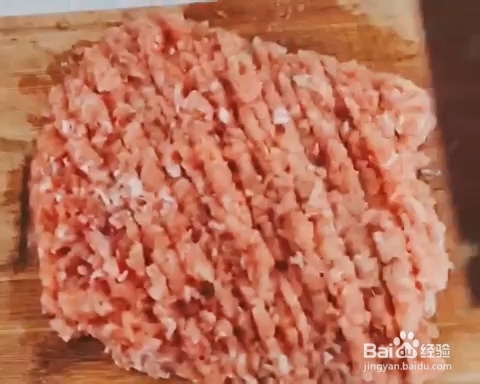 滋味浓郁的鸡肉芹菜锅贴