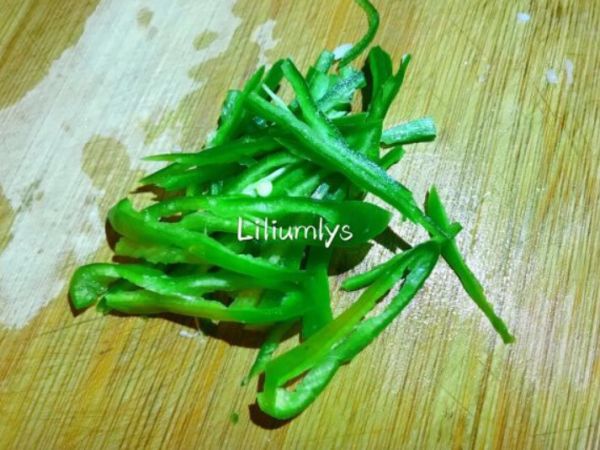 香辣平菇蔬菜炒面#10分钟早餐大挑战#