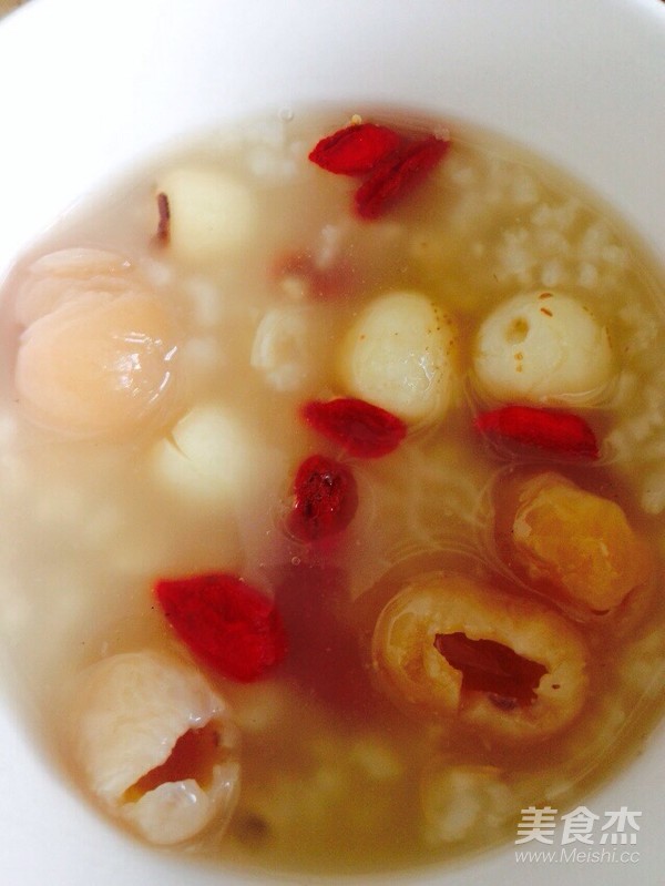 莲子桂圆枸杞粥