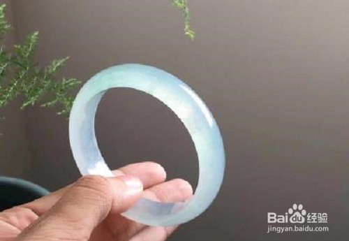 翡翠手镯要如何保养比较好?