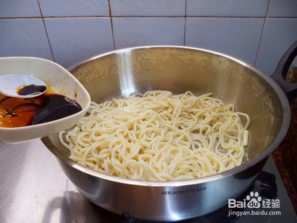 腊肠炒面怎么做