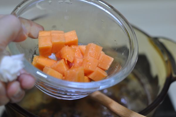 雪燕桃胶皂角羹