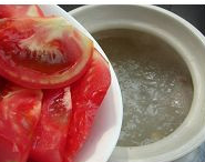 炎热夏天的开胃汤——西红柿排骨汤