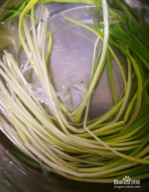 木耳炒蒜苗的做法