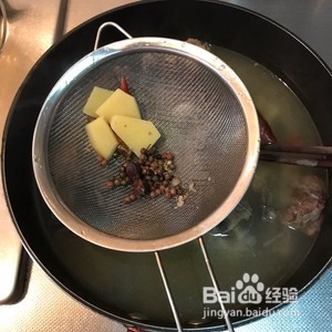 牛排骨炖汤的做法