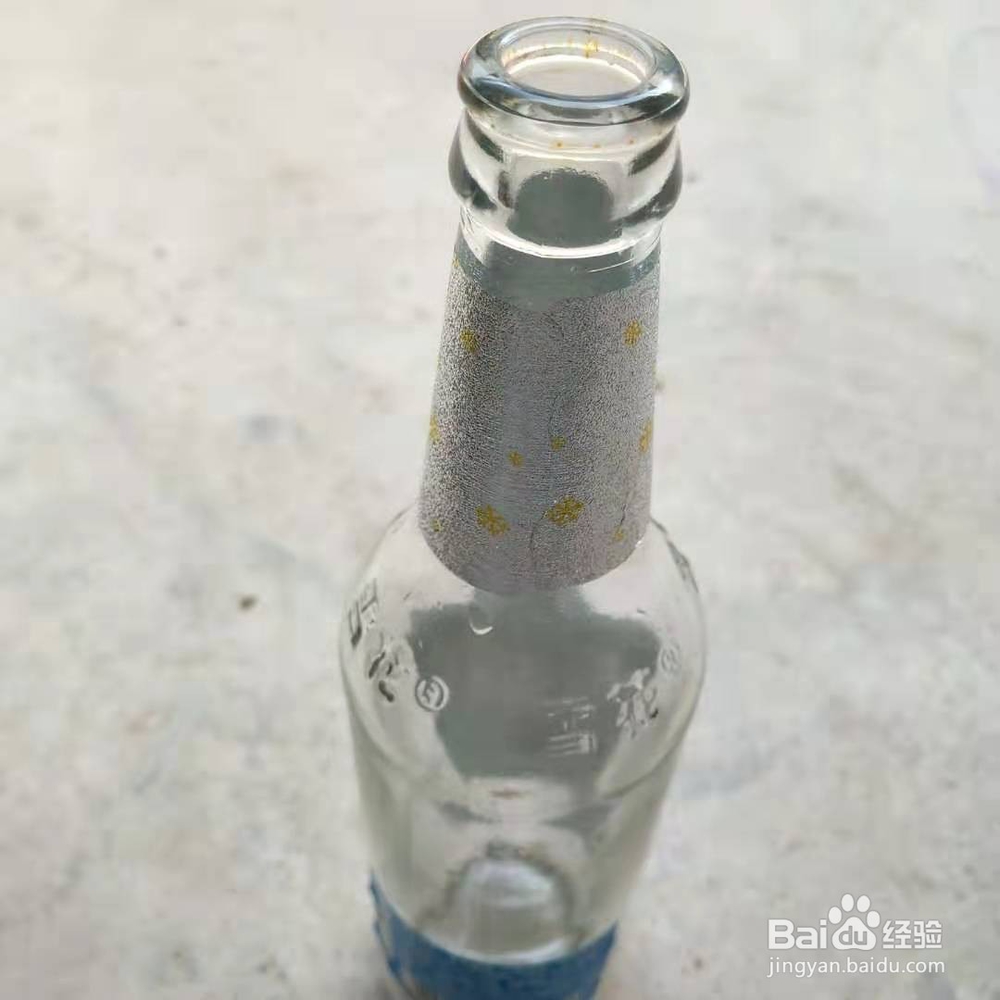<b>完整的苦瓜是如何放进比它小几倍的瓶子中的</b>