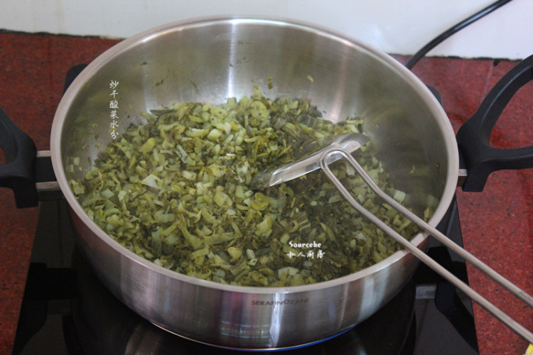 没见过的酸菜炒鱼做法,快来看看!