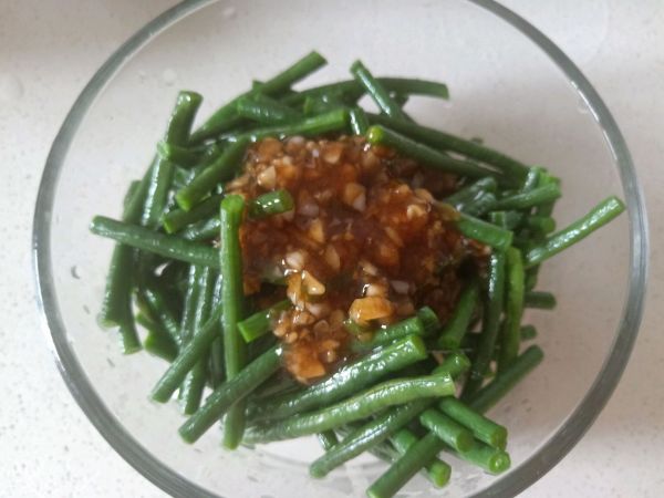 凉拌蒜香耗油豇豆
