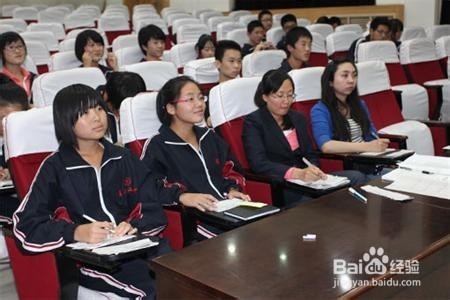 学生艺术才艺比赛的评委组成策略