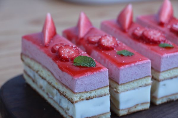 覆盆子荔枝蛋糕