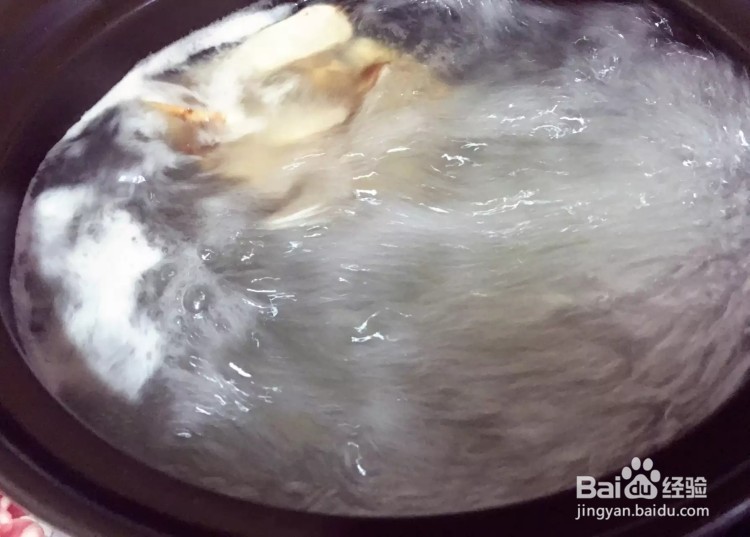 新鲜松茸排骨汤的做法