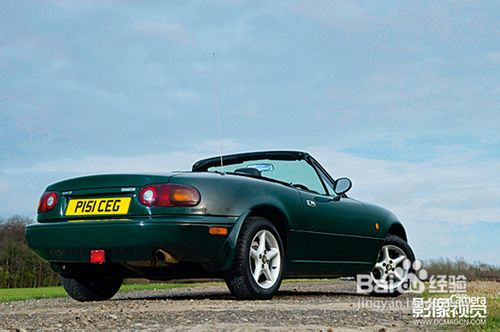 怎样用外置闪光灯拍摄汽车