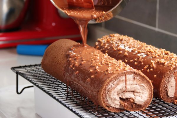 脆皮巧克力梦龙蛋糕卷