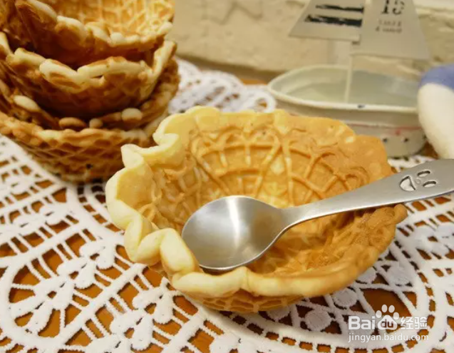 冰淇淋脆皮甜筒杯