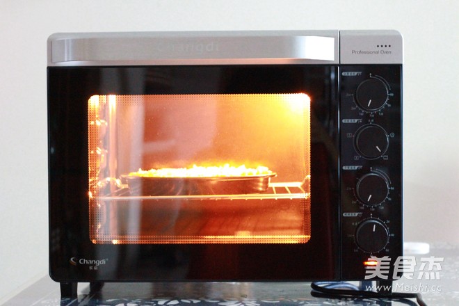 味道丰富的火腿披萨