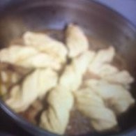 不点外卖181--鸡腿花卷一锅炖