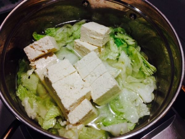 白菜豆腐荷仙菇汤