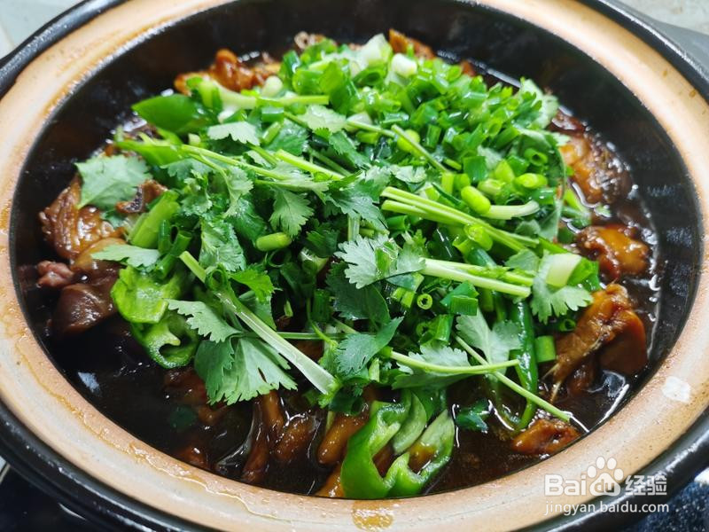 砂锅三杯生蚝焗鸡的做法