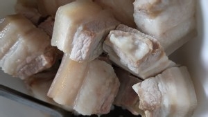 食补养生茭白红烧肉的做法