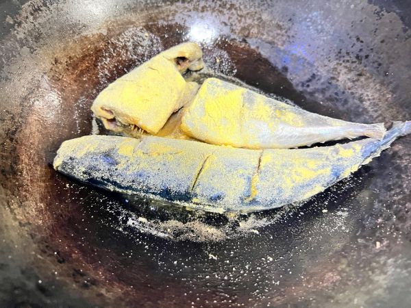 东北家常菜鲅鱼炖豆腐