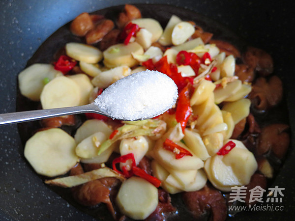 香辣红烧肥肠面