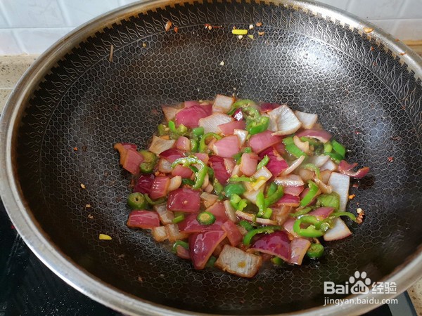 能把隔壁小朋友馋哭的洋葱青椒炒鸡丁