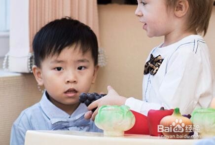 孩子在幼儿园不听话怎么办？