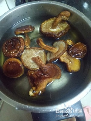 食补佳品荔浦芋头扣肉的做法