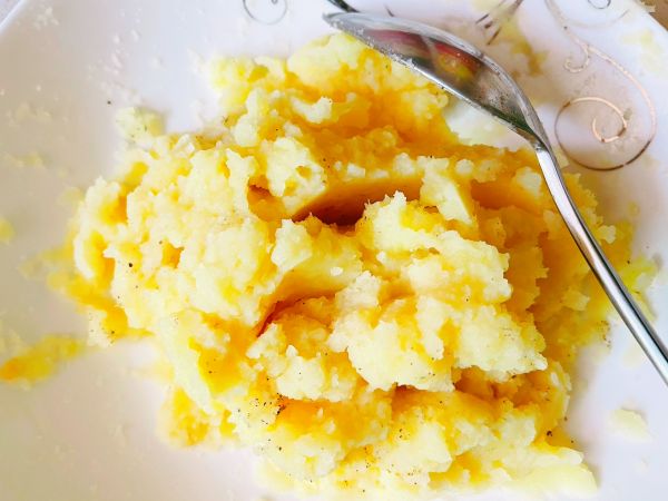 金枪鱼牛果土豆泥