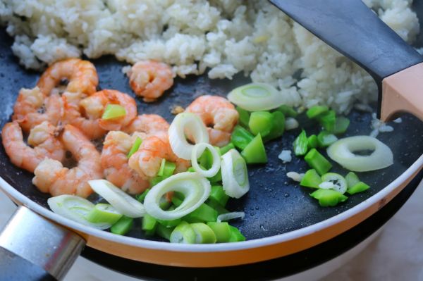 西蓝花虾仁炒饭