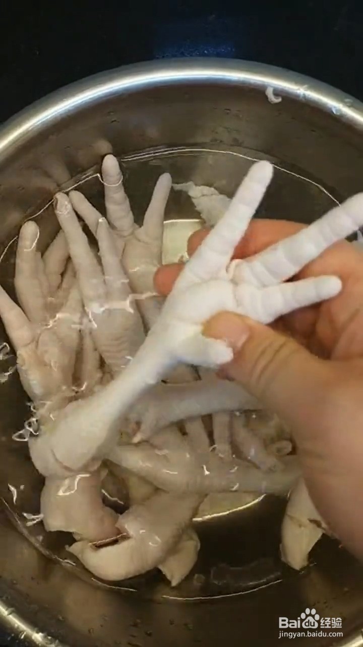 怎样在家正确自制辣白菜酱拌鸡爪