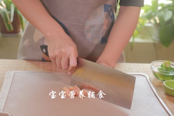 宝宝辅食-宝宝不爱吃饭是辅食喂养时忽略