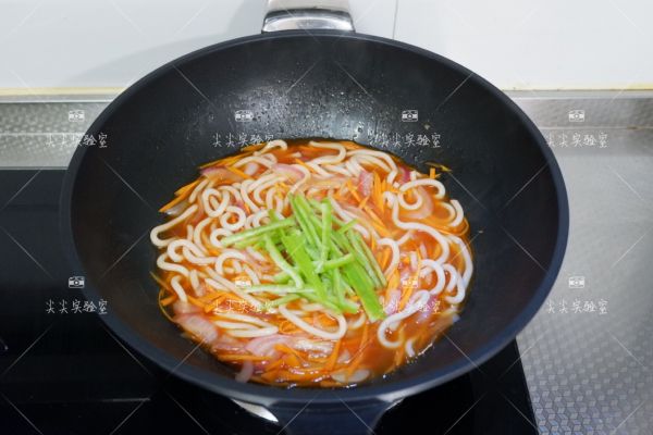 金枪鱼番茄炒乌冬