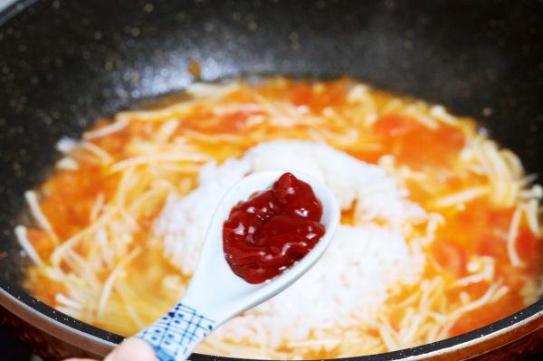 番茄金针菇烩饭