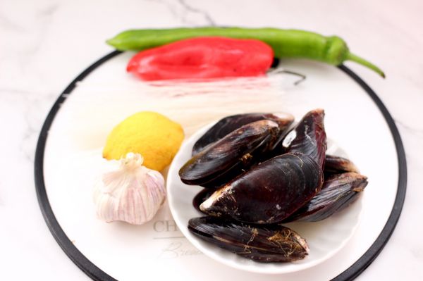 蒜香粉丝双椒青口贝