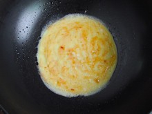 鸡蛋肉松蔬菜卷