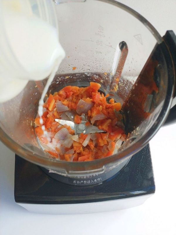 胡萝卜洋葱浓汤