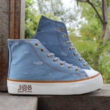 背带裤搭配什么鞋子