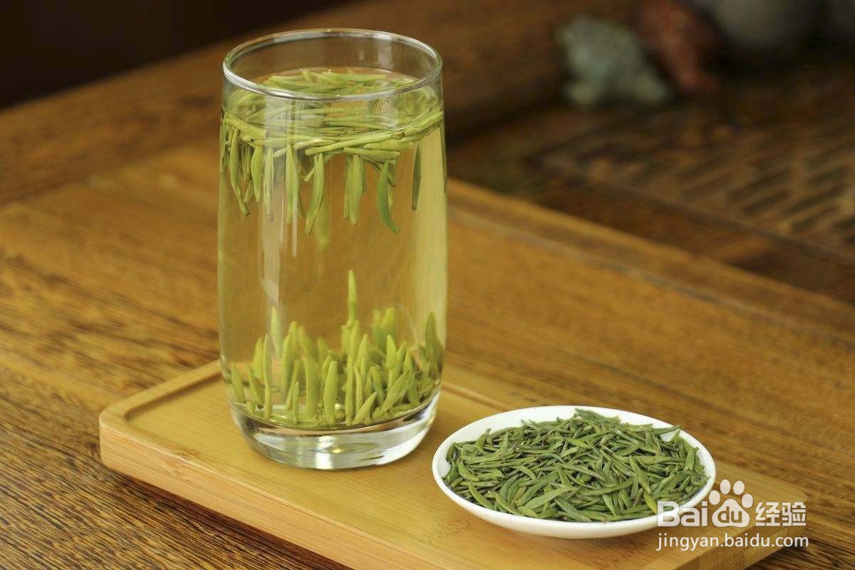 牙齿发黄还有黑垢，是怎么导致的？