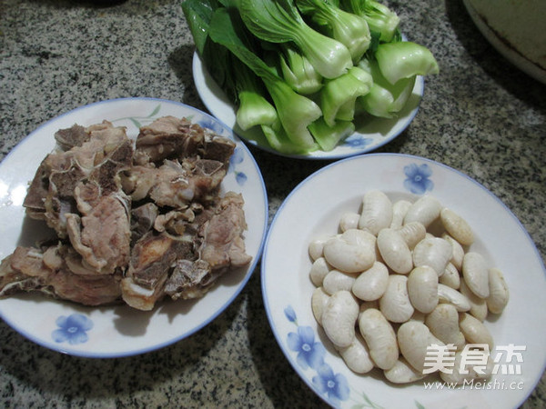 白芸豆青菜龙骨汤