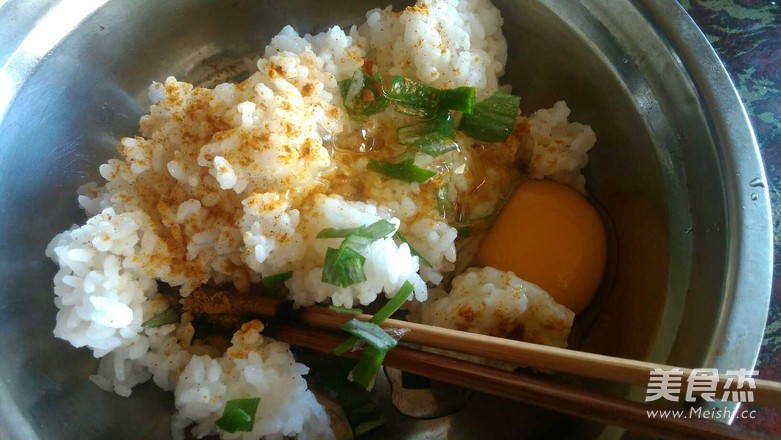 米饭鸡蛋饼的做法