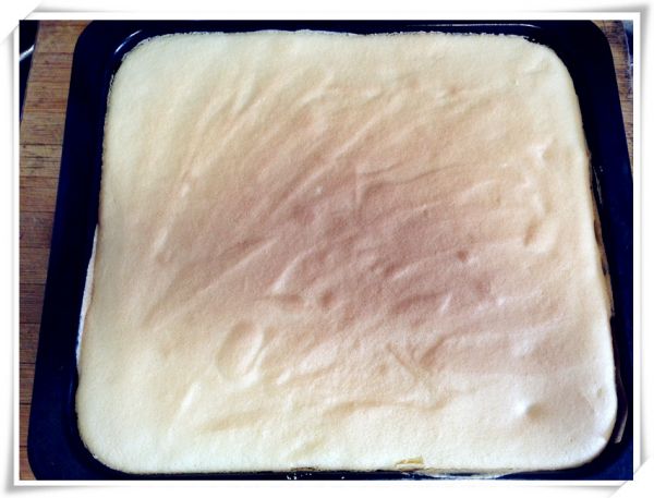 葡萄干戚风蛋糕卷