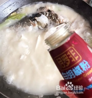 奶白鱼头汤制作方法