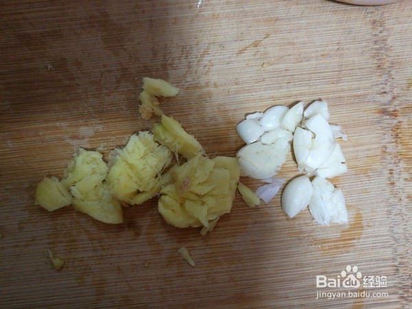 如何制作美味的粽香烤鸡翅