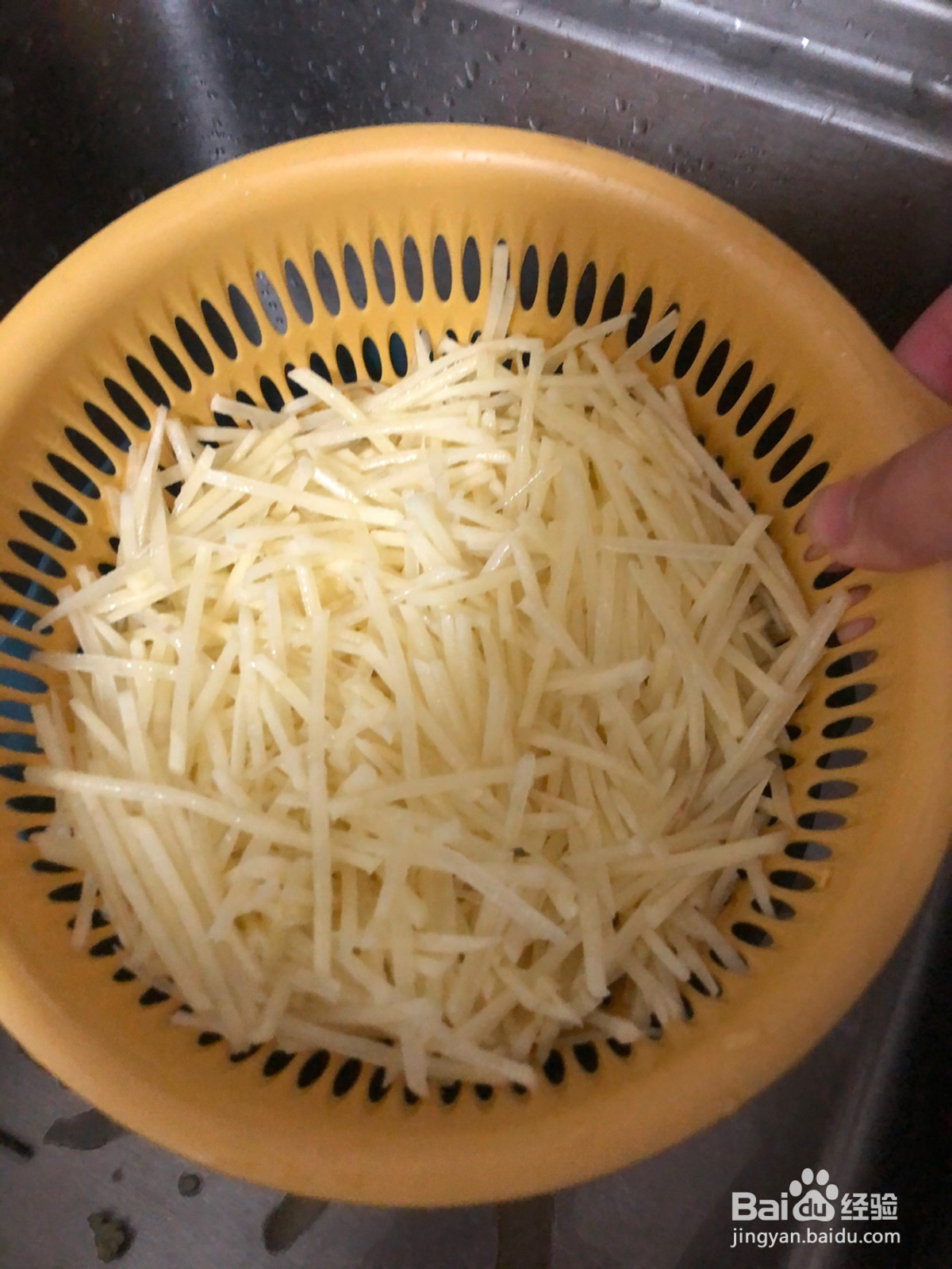 很简单的青椒土豆丝的做法