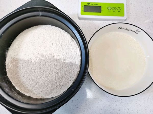 烤黑麦发面饼夹奥尔良鸡腿