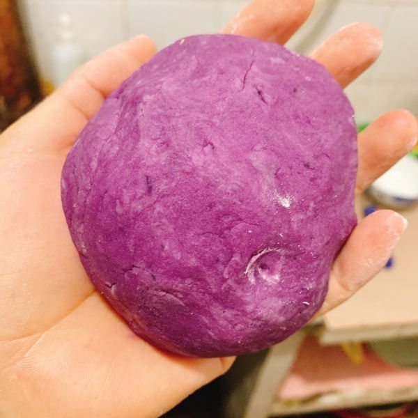 夏日甜点三色芋圆红豆椰奶