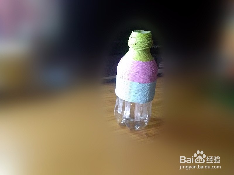 小饮料瓶做成圆嘟嘟的小花瓶