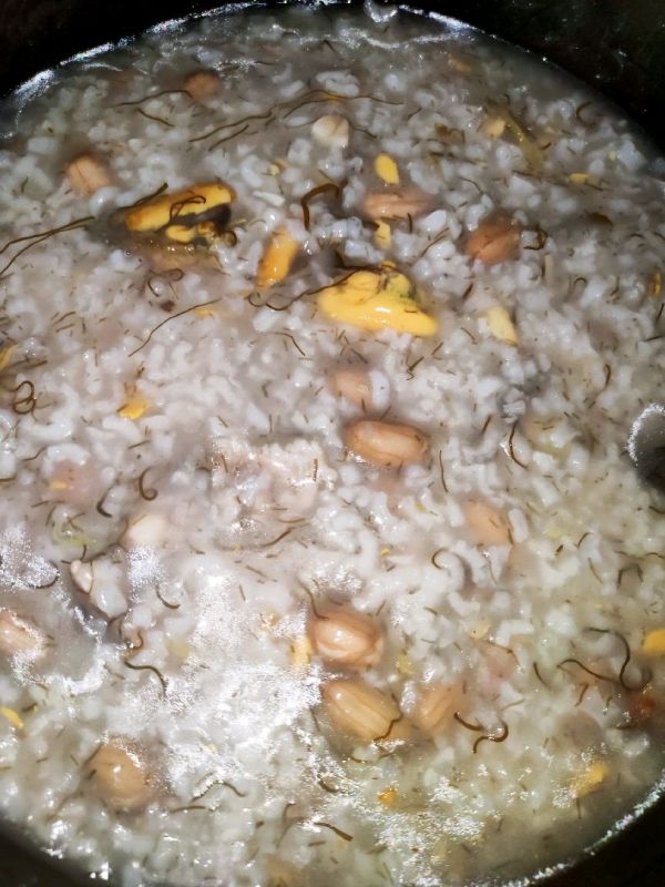 淡菜咸骨花生粥
